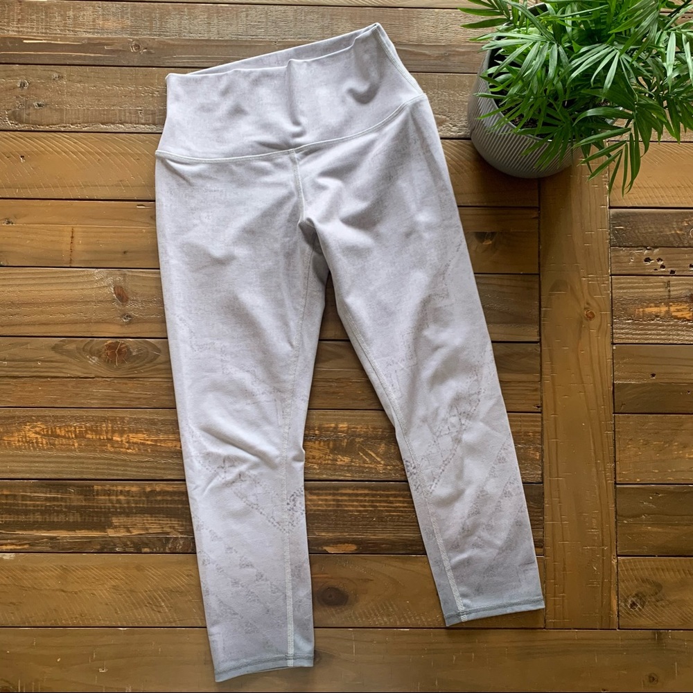 Alo Yoga Grey Cropped Yoga Pants
